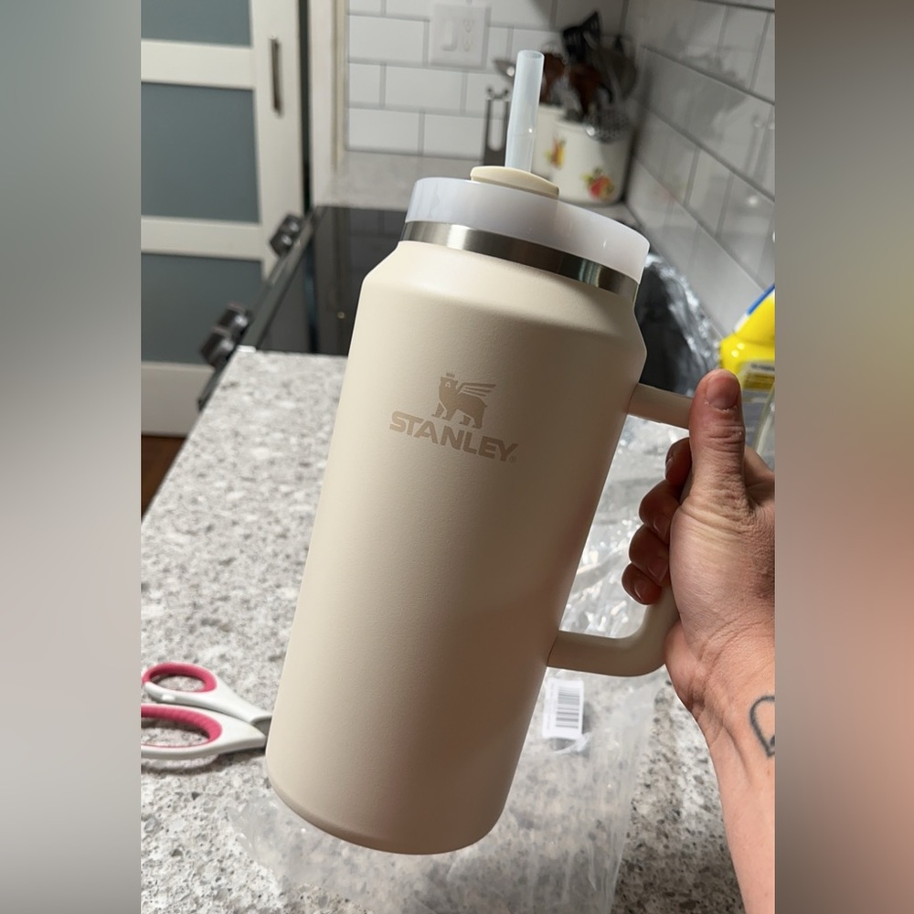Very gently used Stanley 64oz for sale